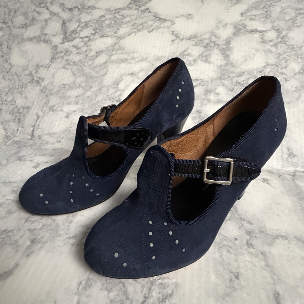Re-Mix Vintage Footwear Cloche T-straps in Navy Suede/Black Patent, Size 6 - Picture 3 of 16